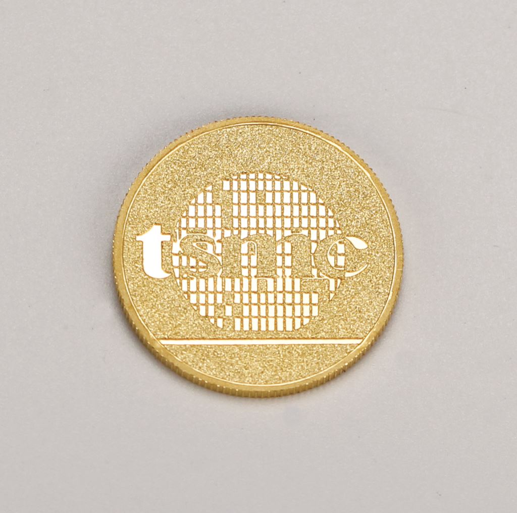 八成上市櫃公司委託製作紀念金幣